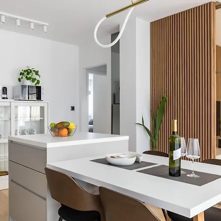 New! Old Town Luxury Ina