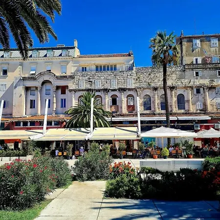 New! Old Town Luxury Ina 아파트 *